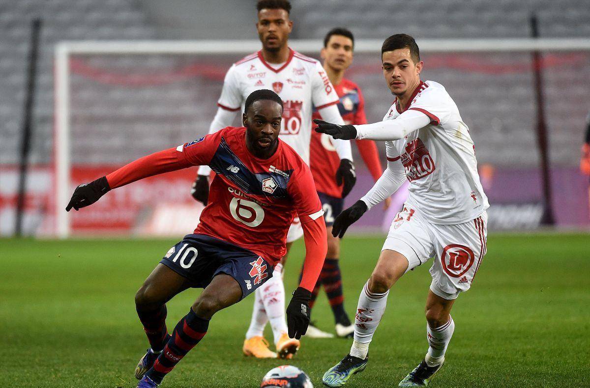 跌宕起伏的 跌宕起伏的